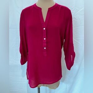NWOT Tommy Bahama fuchsia gauze blouse button-tab sleeves. Size M